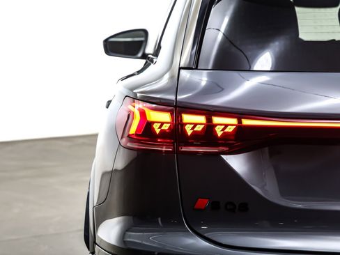 Used 2025 Audi SQ6 e-tron Prestige w/ Red Edition One image 16