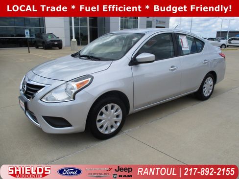 Used 2019 Nissan Versa SV FWD image 1