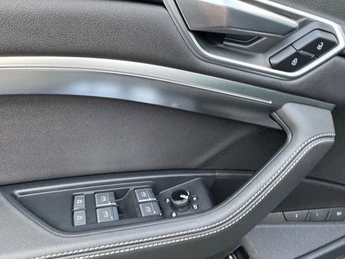 Used 2021 Audi e-tron Premium Plus w/ Premium Plus Package image 43