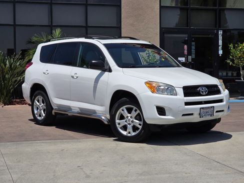 Used 2011 Toyota RAV4 2WD w/ Upgrade Value Pkg image 3