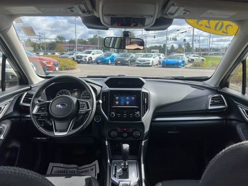 Used 2023 Subaru Forester Premium AWD/4WD image 12