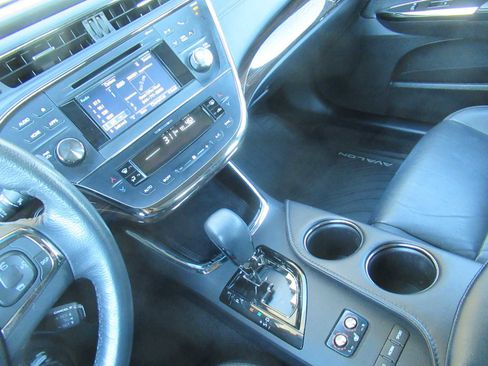 Used 2015 Toyota Avalon XLE Premium image 24