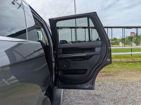 Used 2019 Ford Expedition Platinum AWD/4WD image 12