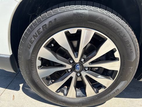 Used 2017 Subaru Outback 3.6R Limited AWD/4WD image 21