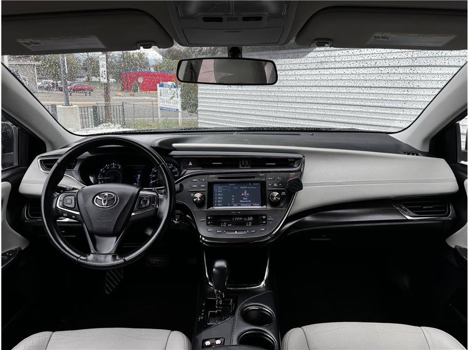 Used 2016 Toyota Avalon XLE FWD image 19