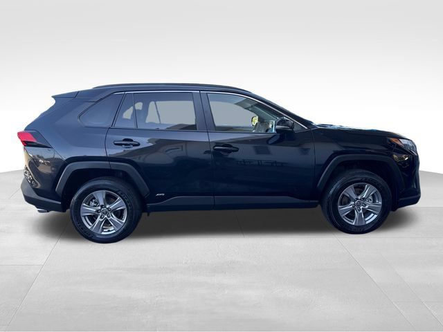 Used 2025 Toyota RAV4 LE AWD/4WD image 6