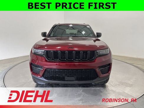 New 2025 Jeep Grand Cherokee Altitude image 2