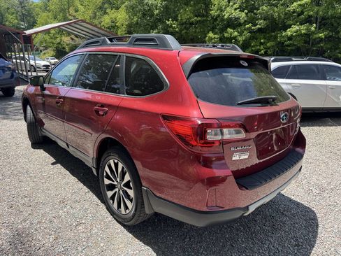 Used 2015 Subaru Outback 2.5i Limited AWD/4WD image 4