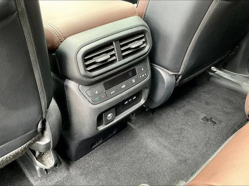 Used 2025 Honda Pilot Elite image 10