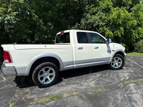 Used 2018 RAM 1500 Laramie AWD/4WD image 3