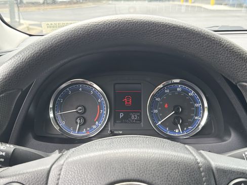 Used 2017 Toyota Corolla L FWD image 10