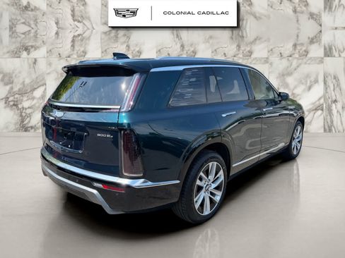 Used 2026 Cadillac Vistiq Luxury w/ LPO, Premium Carpet Package AWD/4WD image 5
