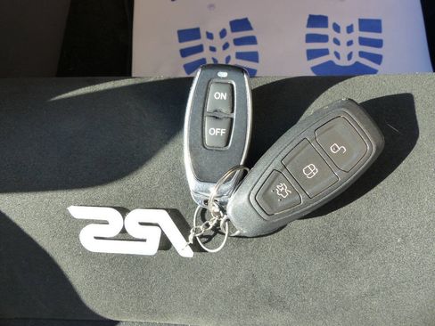 Used 2017 Ford Focus RS AWD/4WD image 66