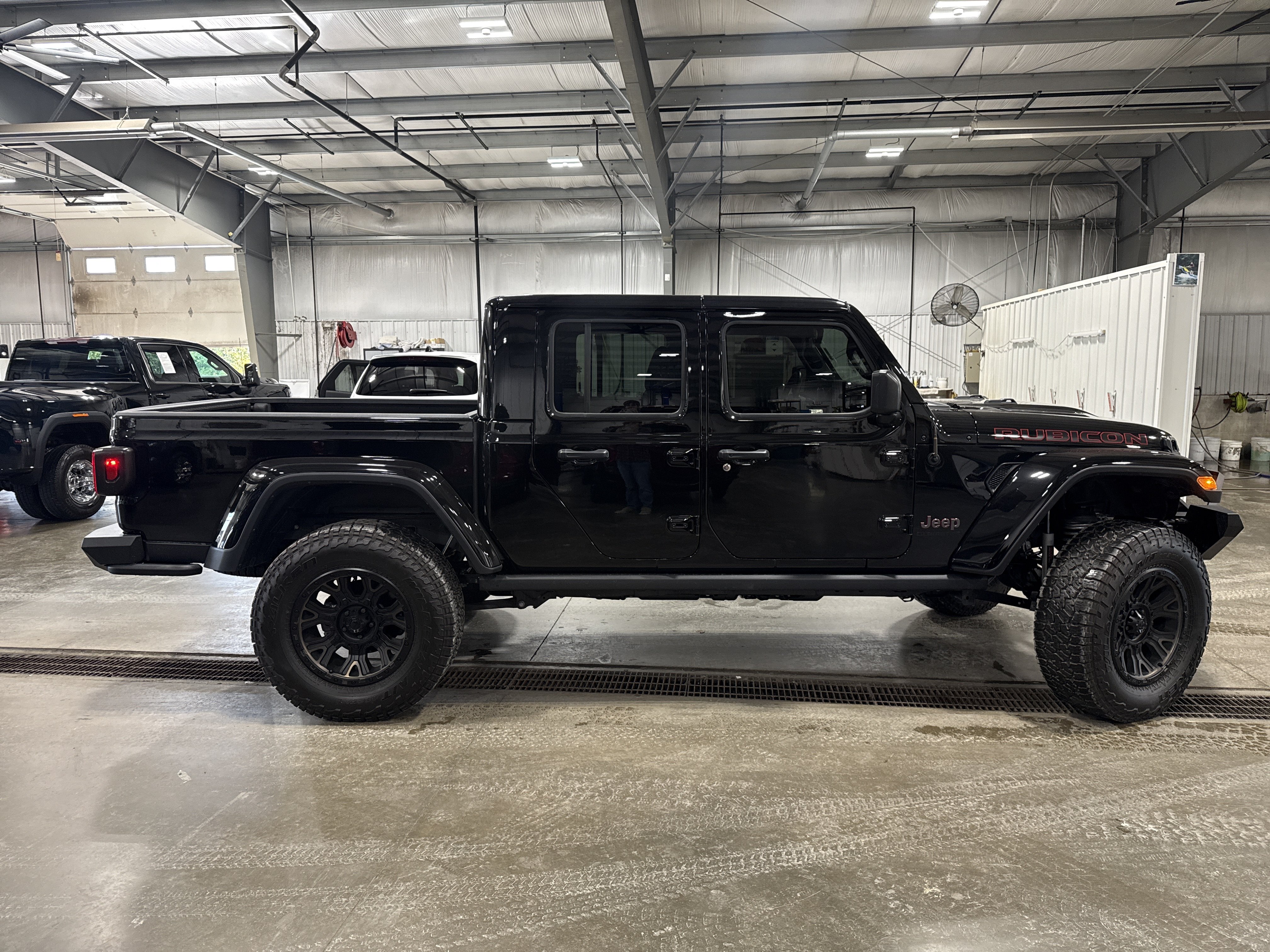 Used 2022 Jeep Gladiator Rubicon w/ Trailer Tow Package AWD/4WD image 2