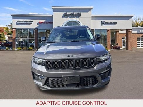 Certified 2023 Jeep Grand Cherokee Limited w/ Black Appearance Package AWD/4WD image 3