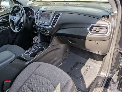 Used 2022 Chevrolet Equinox LT image 28