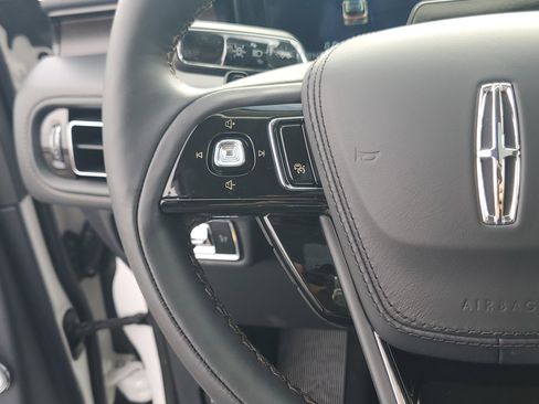 New 2026 Lincoln Aviator Reserve AWD/4WD image 16