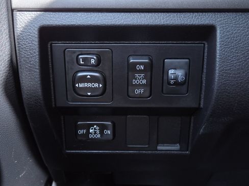 Used 2016 Toyota Tundra SR5 RWD image 24