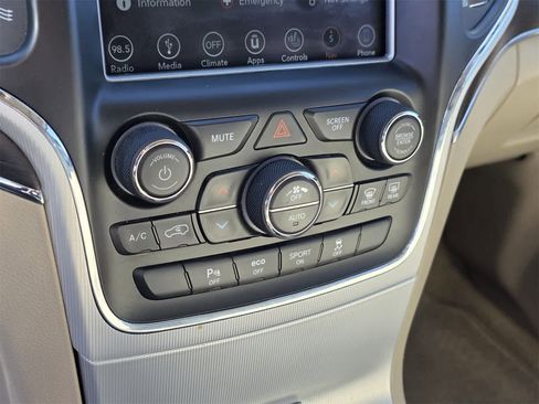 Used 2018 Jeep Grand Cherokee Overland w/ Interior Metal Package image 23