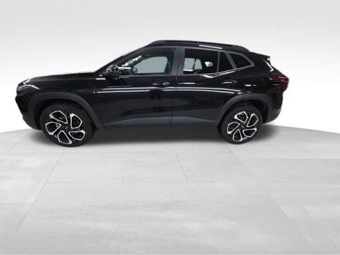 Used 2024 Chevrolet Trax RS w/ Driver Confidence Package image 4