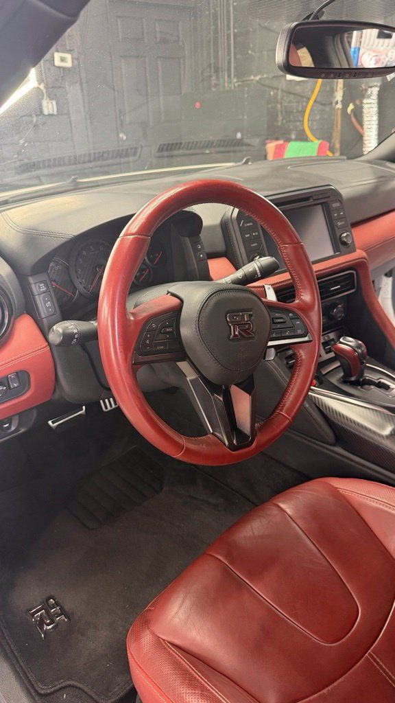 Used 2019 Nissan GT-R Premium w/ Premium Interior Package AWD/4WD image 26