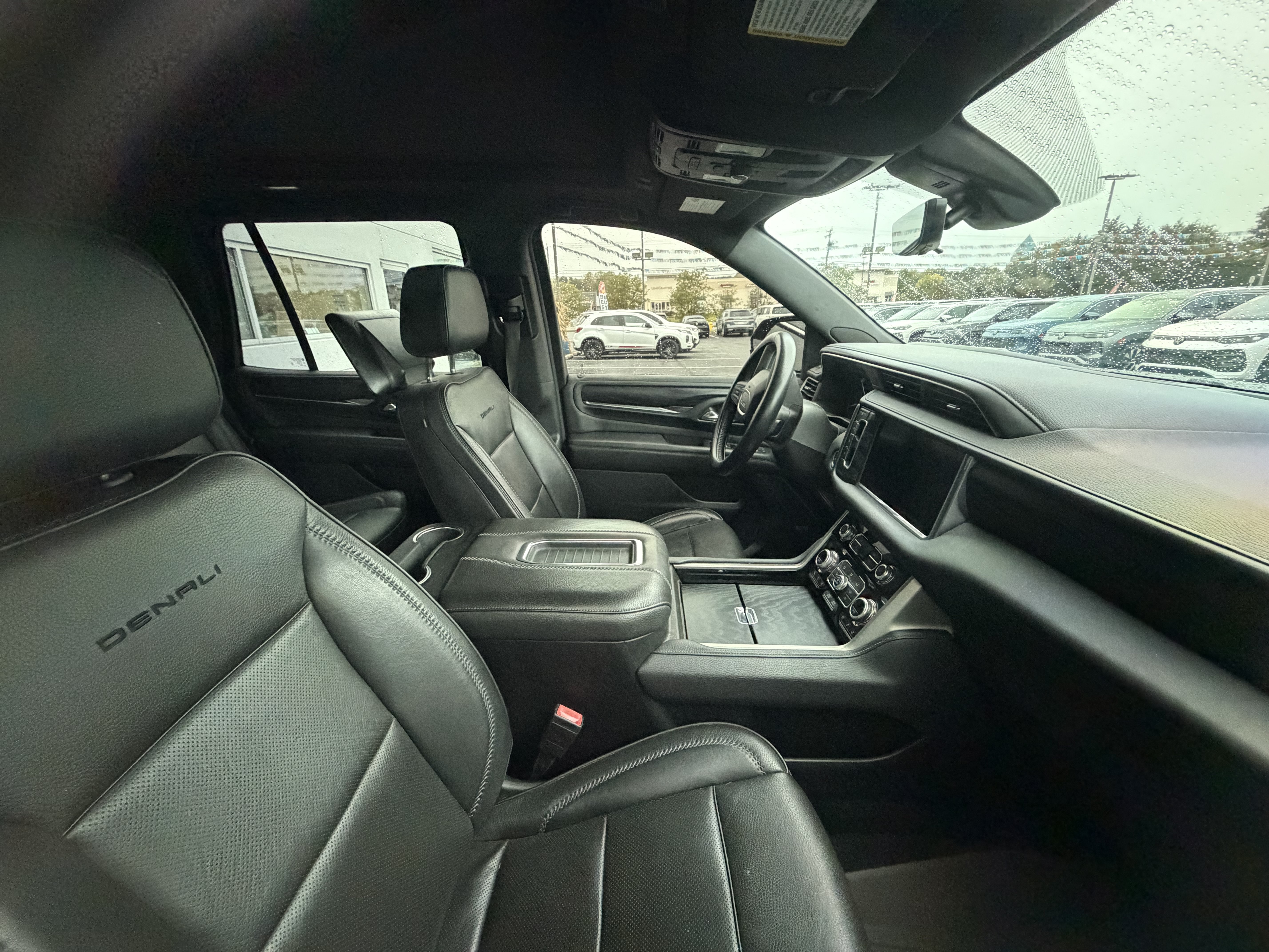 Used 2021 GMC Yukon Denali w/ Denali Premium Package AWD/4WD image 17