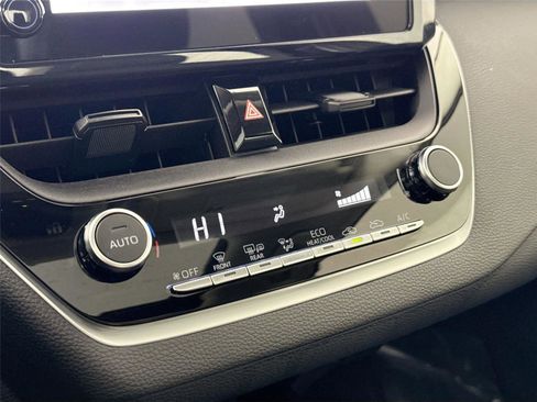 Certified 2023 Toyota Corolla LE image 25