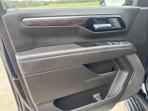 Used 2025 Chevrolet Tahoe LT AWD/4WD image 18