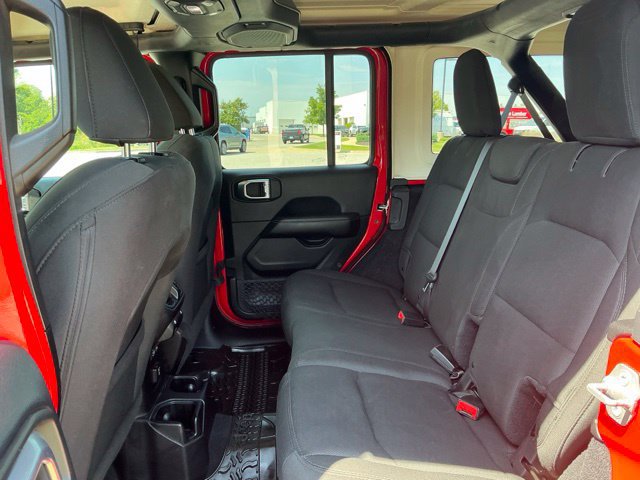 Used 2018 Jeep Wrangler Unlimited Sahara w/ Uconnect 4C Nav & Sound Group AWD/4WD image 34