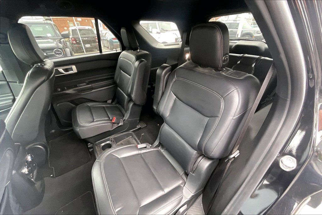 Used 2020 Ford Explorer XLT w/ Equipment Group 202A AWD/4WD image 25