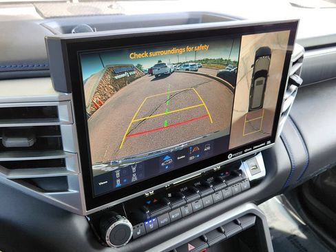 Used 2023 Toyota Sequoia Platinum AWD/4WD image 9
