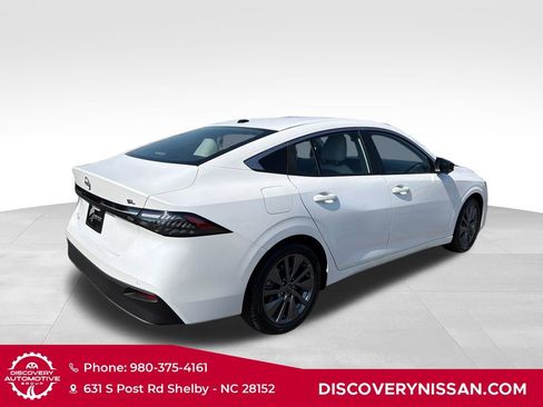 New 2026 Nissan Sentra SL w/ Floor Mat Package FWD image 5