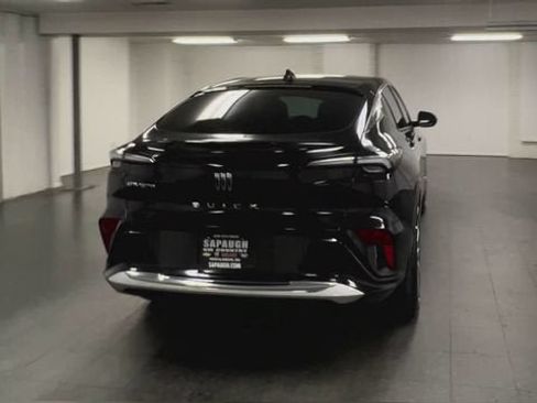 Used 2025 Buick Envista Avenir FWD image 8