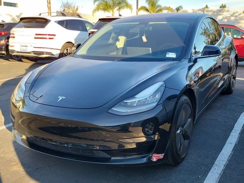 Used 2018 Tesla Model 3 Long Range image 3