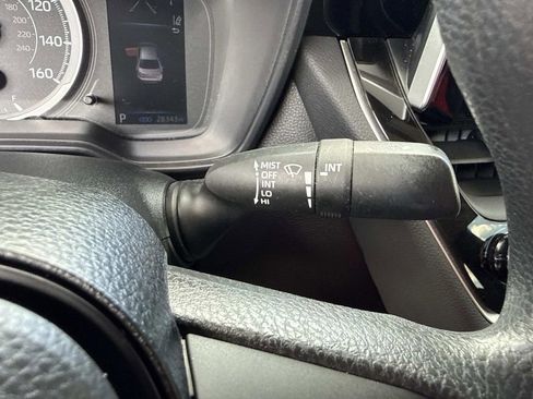 Used 2021 Toyota Corolla LE image 34