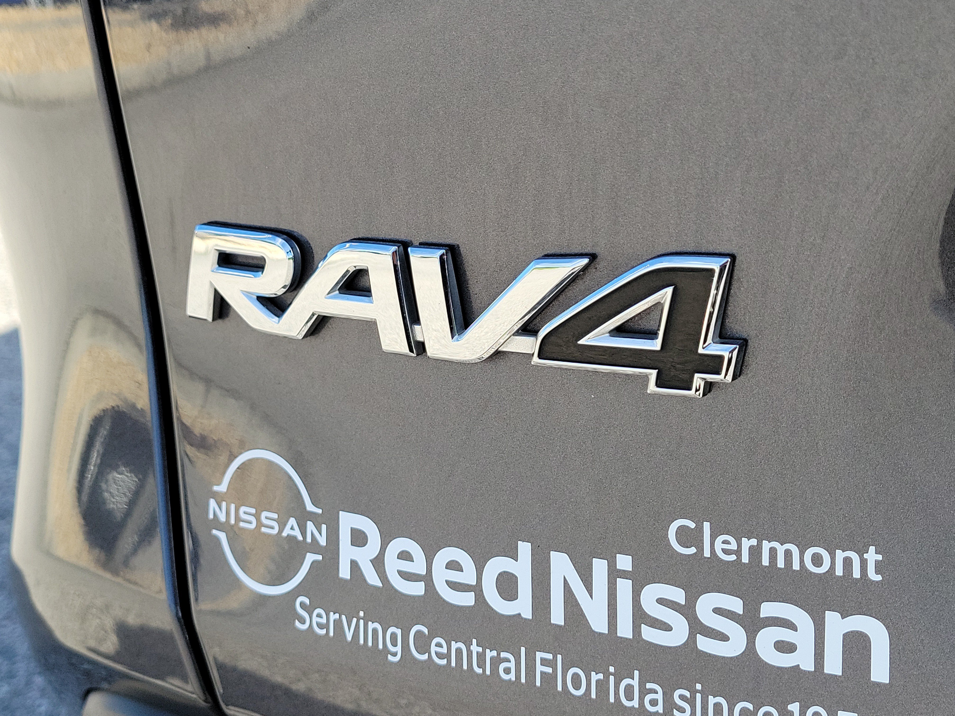 Used 2024 Toyota RAV4 XLE w/ Convenience Package FWD image 12