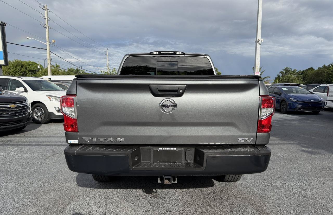 Used 2017 Nissan Titan S RWD image 4