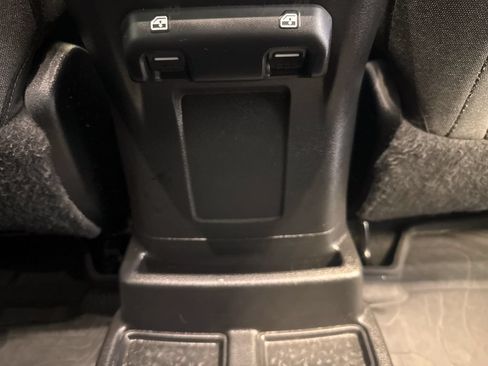 Used 2024 Jeep Wrangler Unlimited AWD/4WD image 10