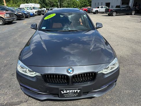 Used 2017 BMW 330i xDrive Sedan AWD/4WD image 4