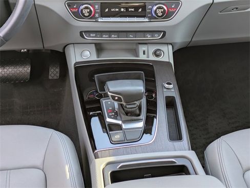Used 2021 Audi Q5 2.0T Premium image 27