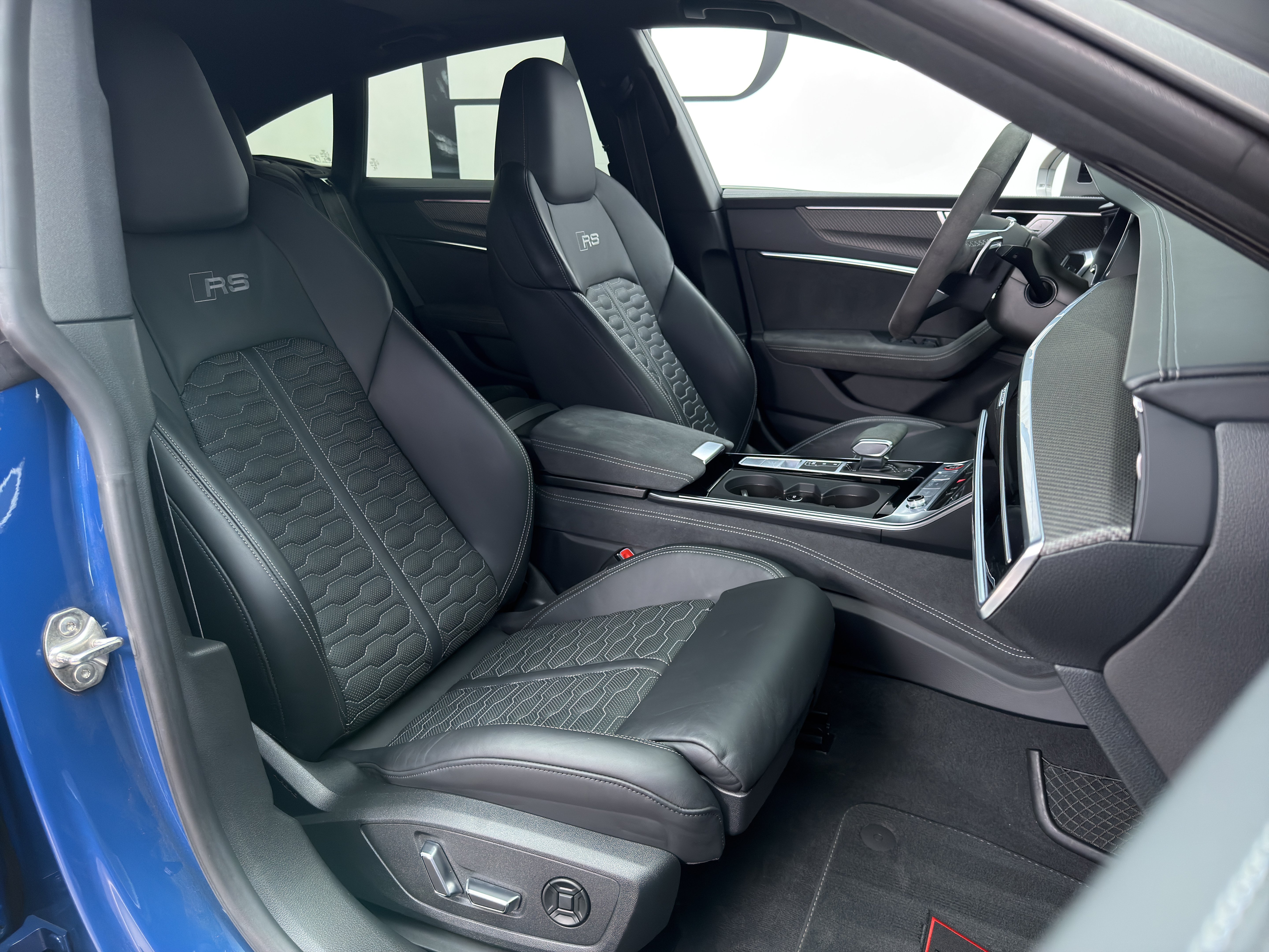Used 2024 Audi RS 7 Performance AWD/4WD image 17