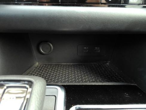 Used 2024 Nissan Pathfinder SV w/ Black Appearance Package FWD image 47