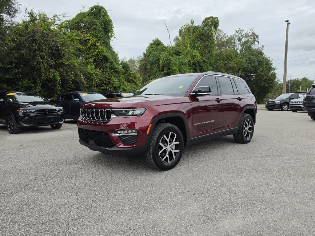Certified 2025 Jeep Grand Cherokee Limited w/ Trailer Tow Package AWD/4WD image 2