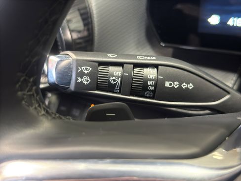 Used 2025 Chevrolet Equinox LT w/ Convenience Package II image 25