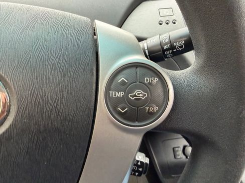 Used 2013 Toyota Prius Plug-In Hybrid image 38