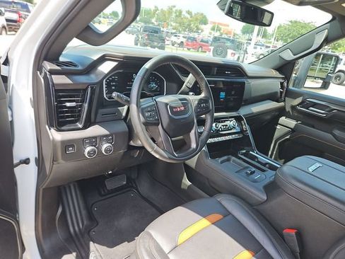 Used 2025 GMC Sierra 2500 AT4 AWD/4WD image 10