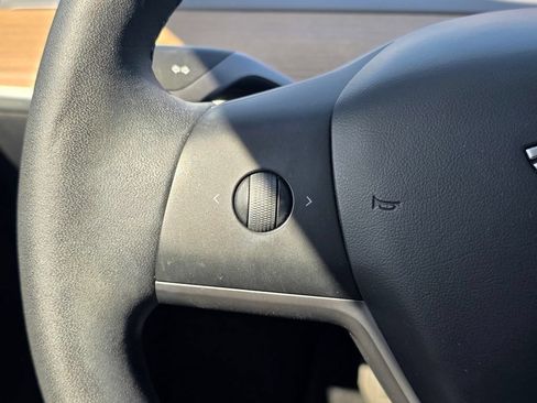 Used 2020 Tesla Model 3 Standard Range Plus RWD image 35