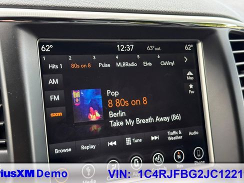 Used 2018 Jeep Grand Cherokee Limited image 38