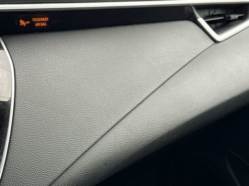 Used 2020 Toyota Corolla LE image 29