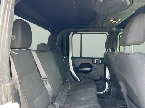 Used 2020 Jeep Gladiator Sport w/ Quick Order Package 24S image 11